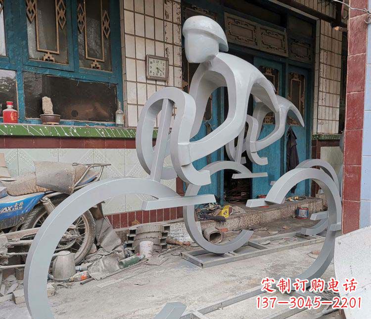 长沙户外不锈钢骑自行车人物雕塑