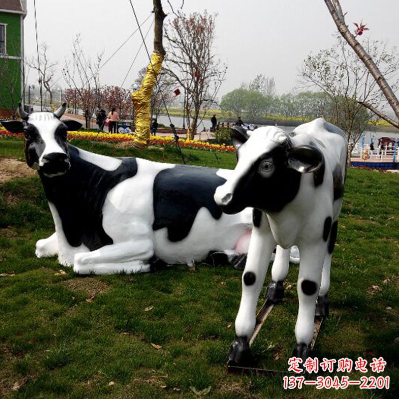 长沙仿真奶牛雕塑，精致外形逼真细节