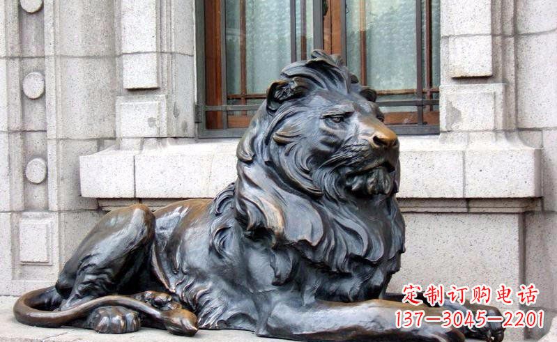 长沙街边卧着的狮子景观雕塑