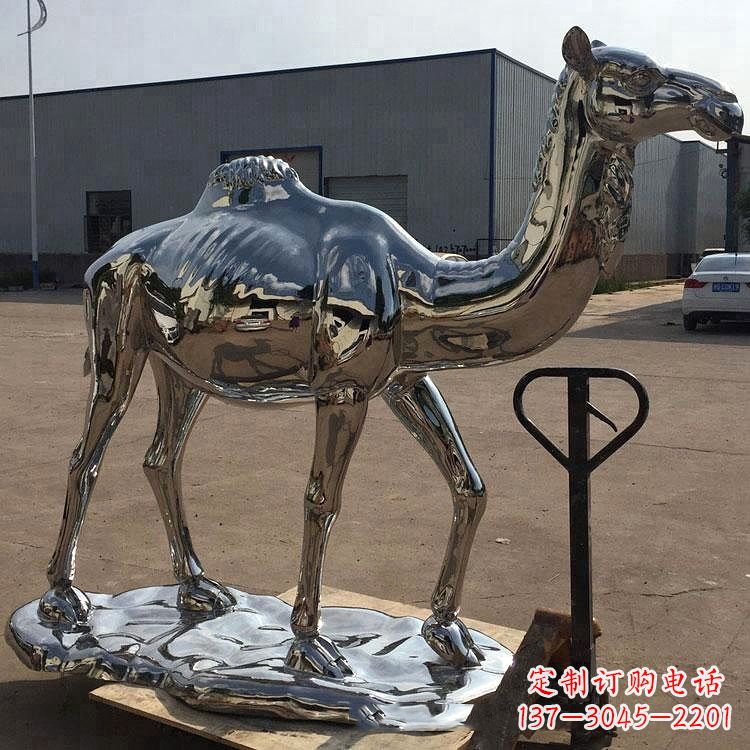 长沙镜面不锈钢骆驼雕塑生动又独特