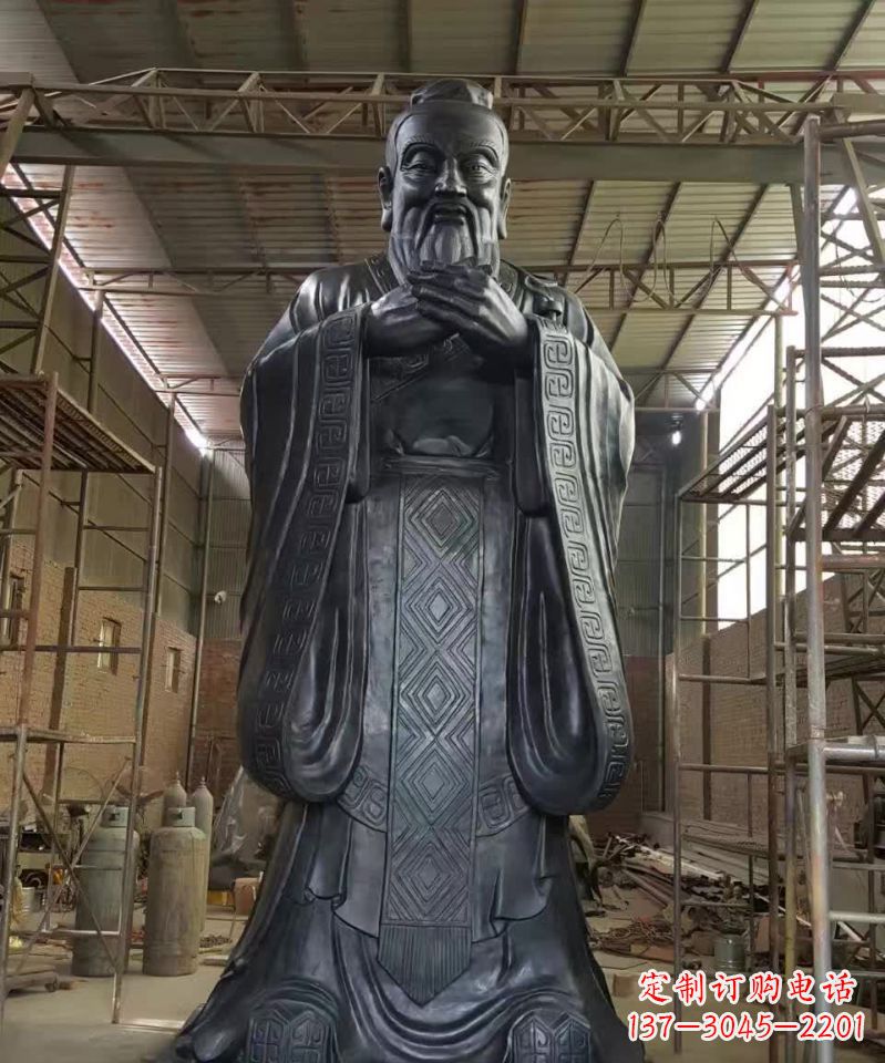 长沙表彰传统文化，尊贵的孔子雕塑