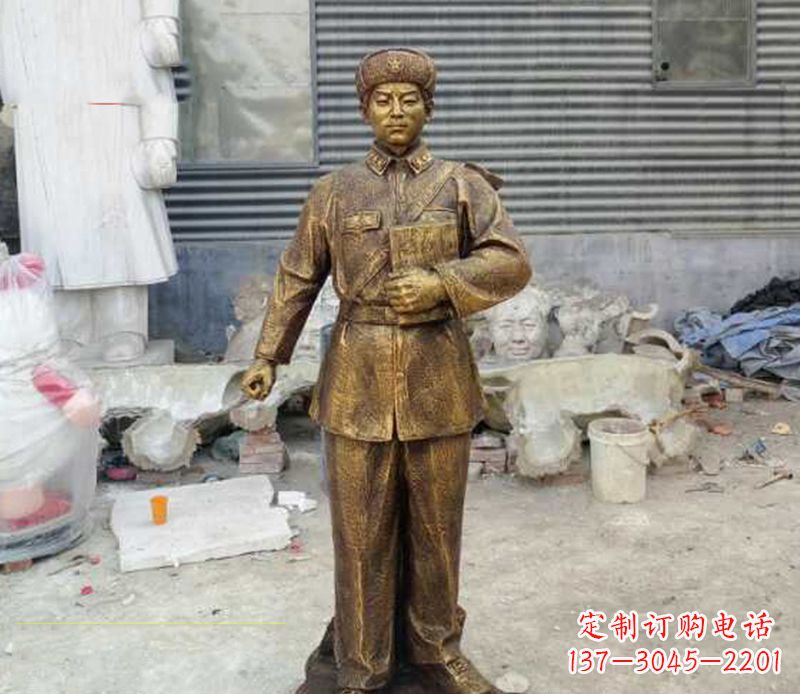 长沙传承爱国精神,让雷锋雕塑永久守护家园