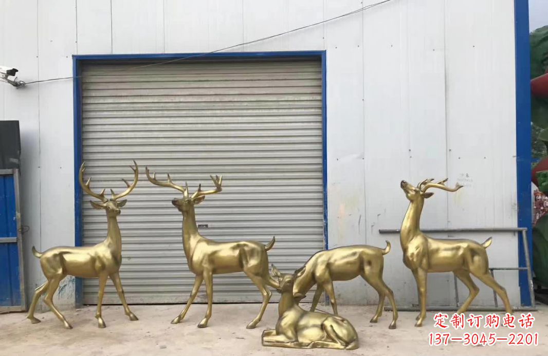 长沙产自中领雕塑的手工鹿群铜雕塑,是一款以鹿…