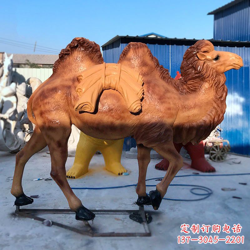 长沙雕刻精美的骆驼玻璃钢仿真雕塑