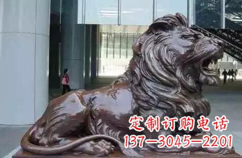 长沙趴着的狮子铜雕