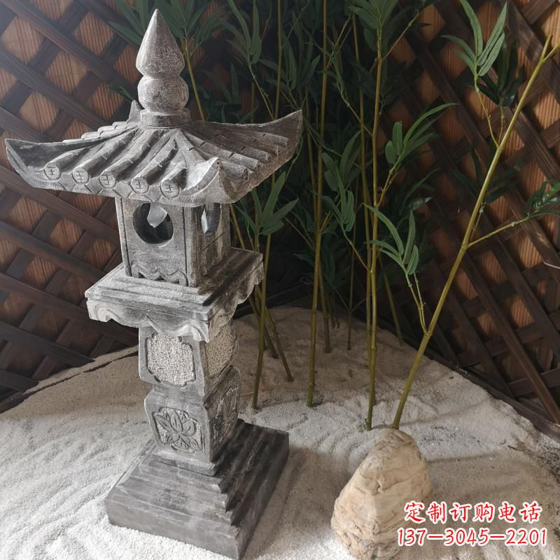 长沙青石仿古灯笼雕塑是由中领雕塑定制的经典雕…