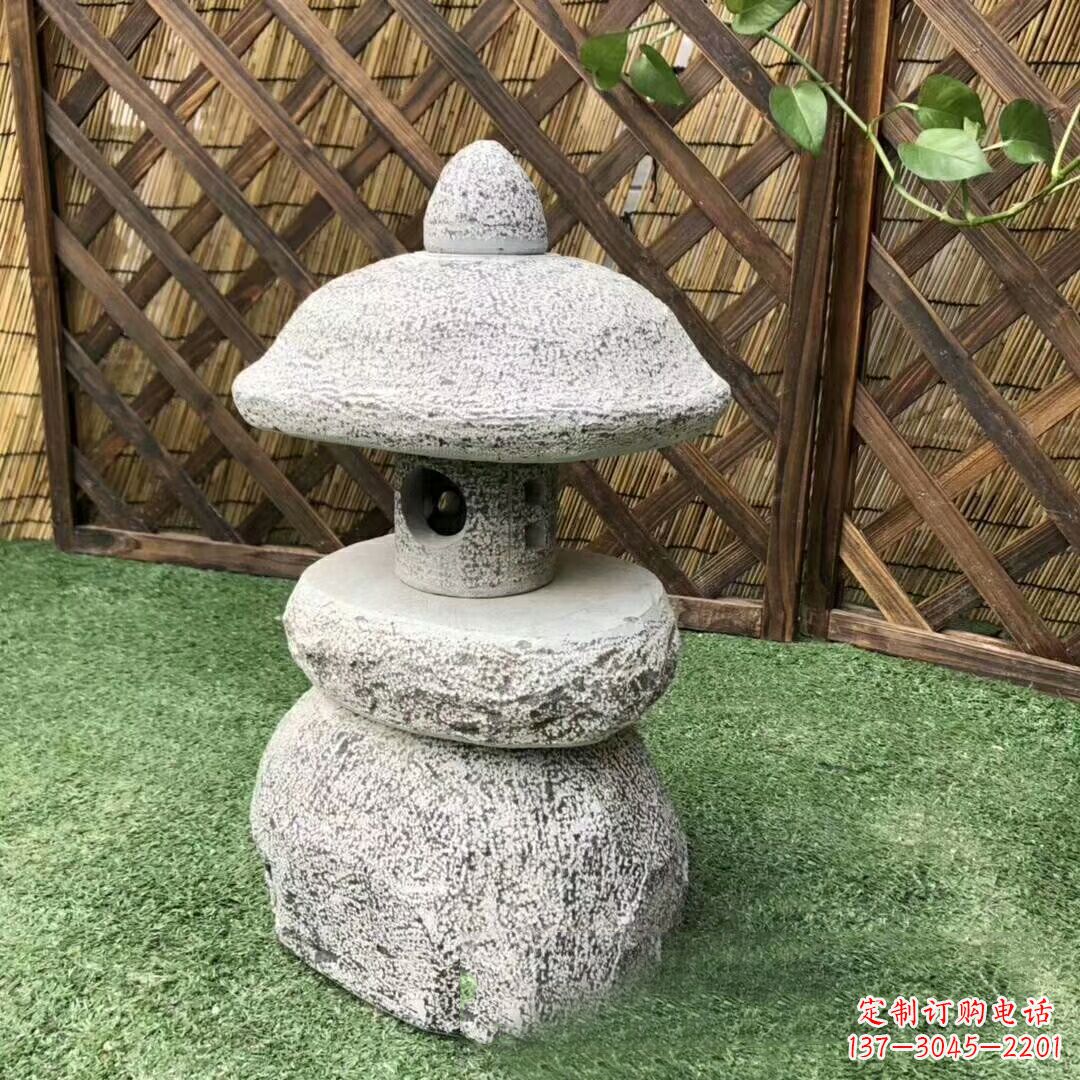 长沙青石仿古灯笼雕塑,实现仿古风格的彰显