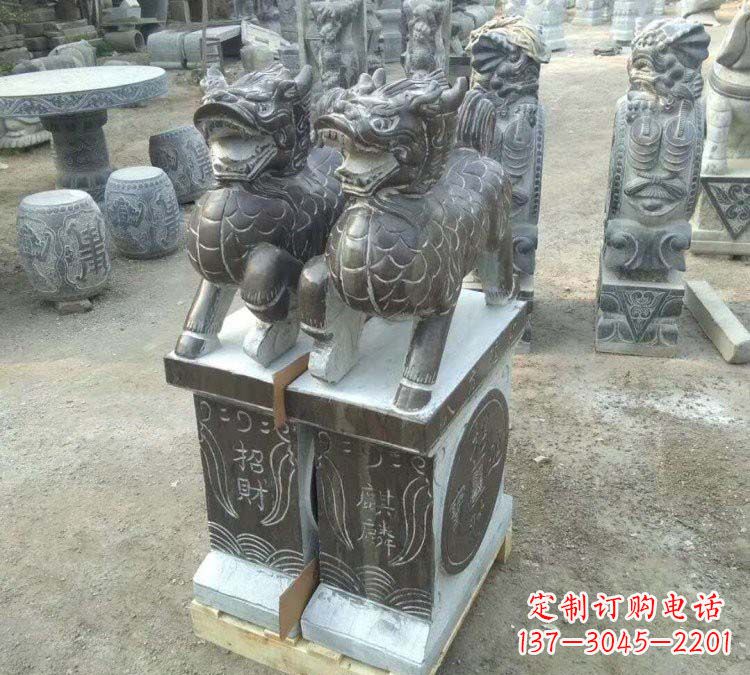 长沙精美的青石门口麒麟雕塑