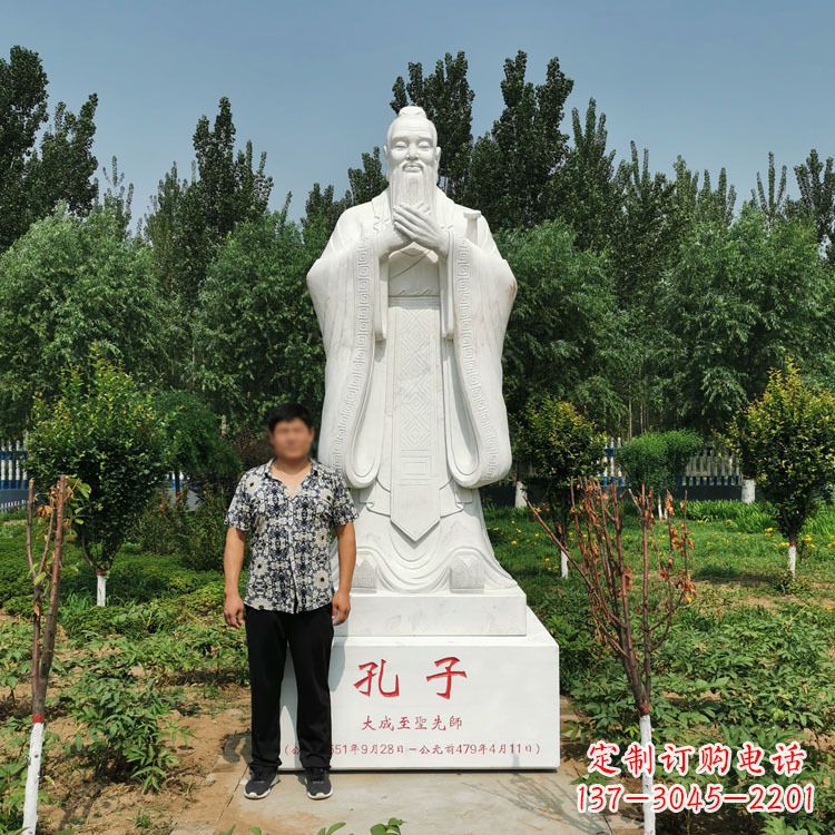 长沙寺庙孔子雕像