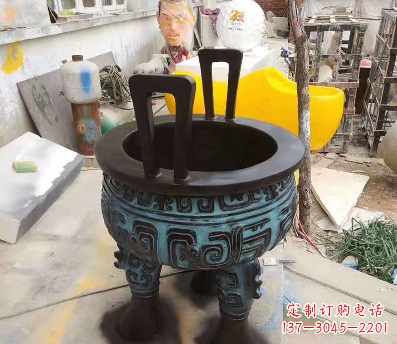 长沙寺庙圆型铜雕香炉