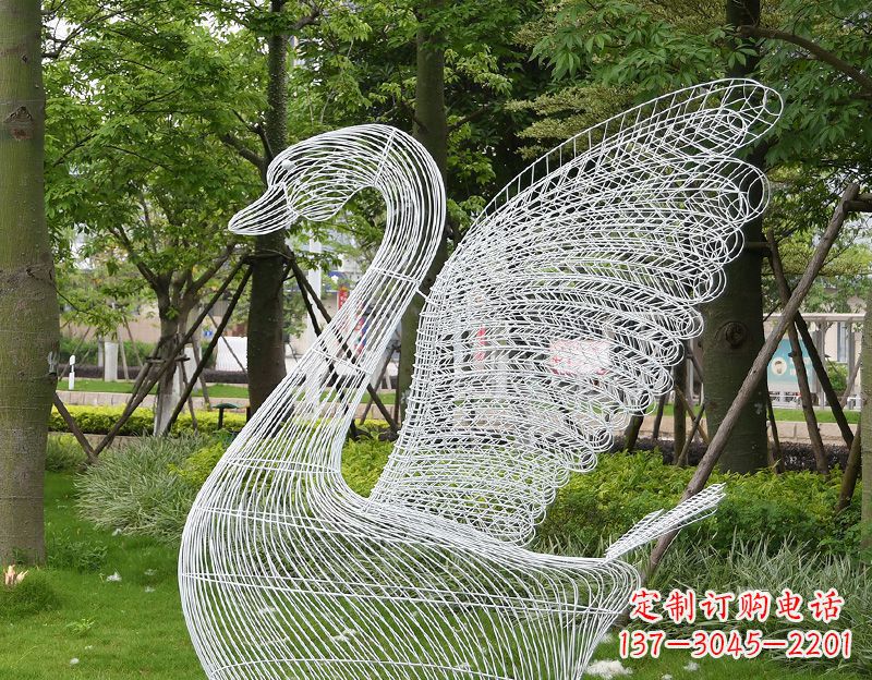 长沙天鹅镂空不锈钢雕塑