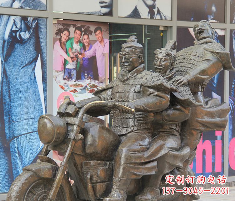 长沙铜雕步行街骑摩托人物雕塑 