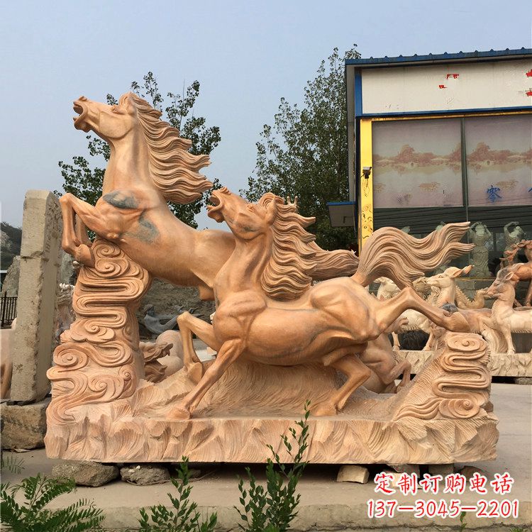 长沙晚霞红奔马群雕