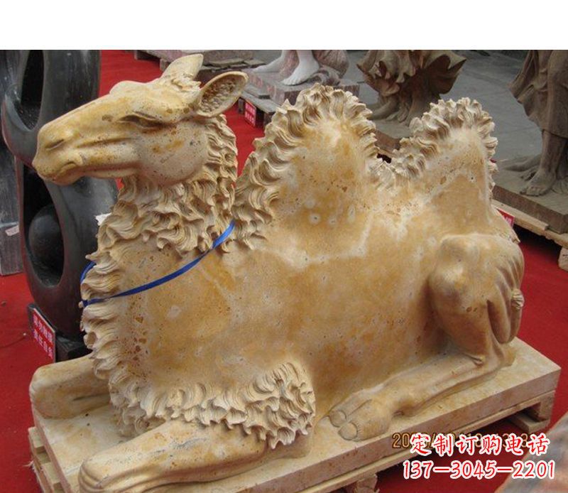 长沙晚霞红动物骆驼石雕