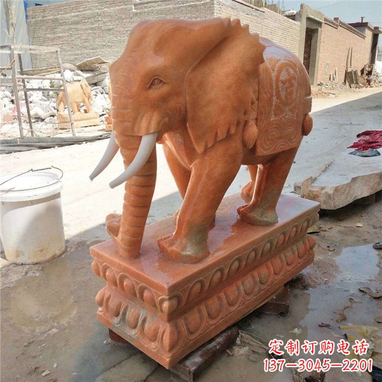 长沙晚霞红石雕大象