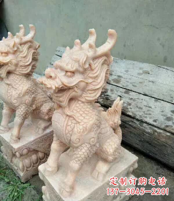 长沙晚霞红石雕麒麟