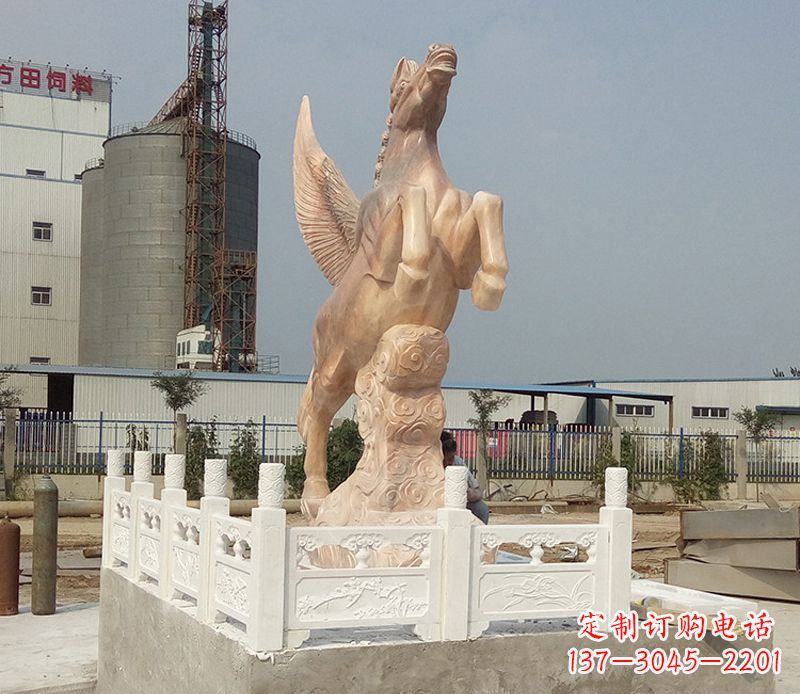 长沙晚霞红祥云飞马企业景观石雕