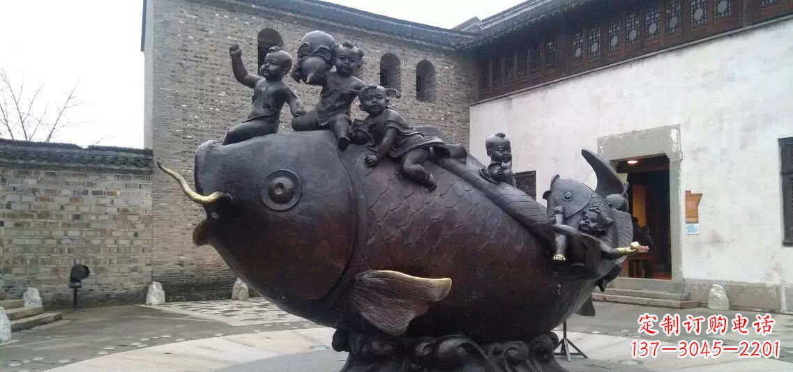 长沙小孩骑鱼铜雕