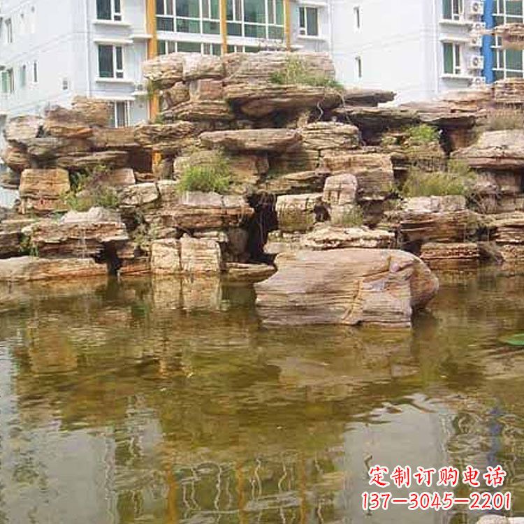 长沙小区庭院假山鱼池