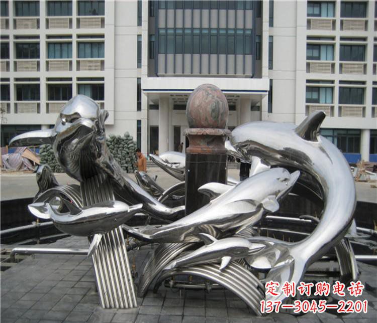 长沙校园不锈钢海豚海浪雕塑