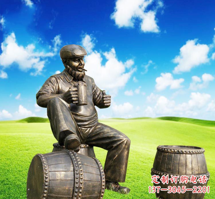长沙坐酒桶喝啤酒的西方人物铜雕